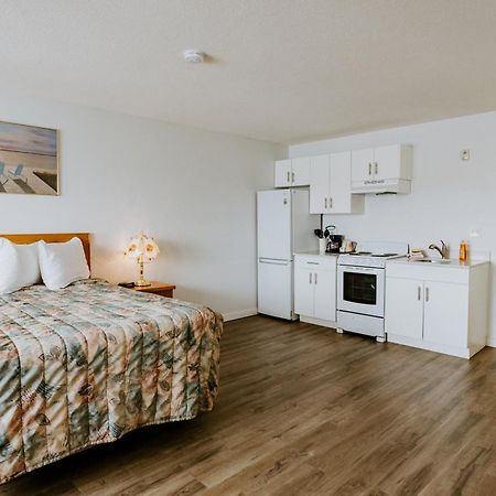 Penhold Western Budget Plus Mosaic Suites מראה חיצוני תמונה