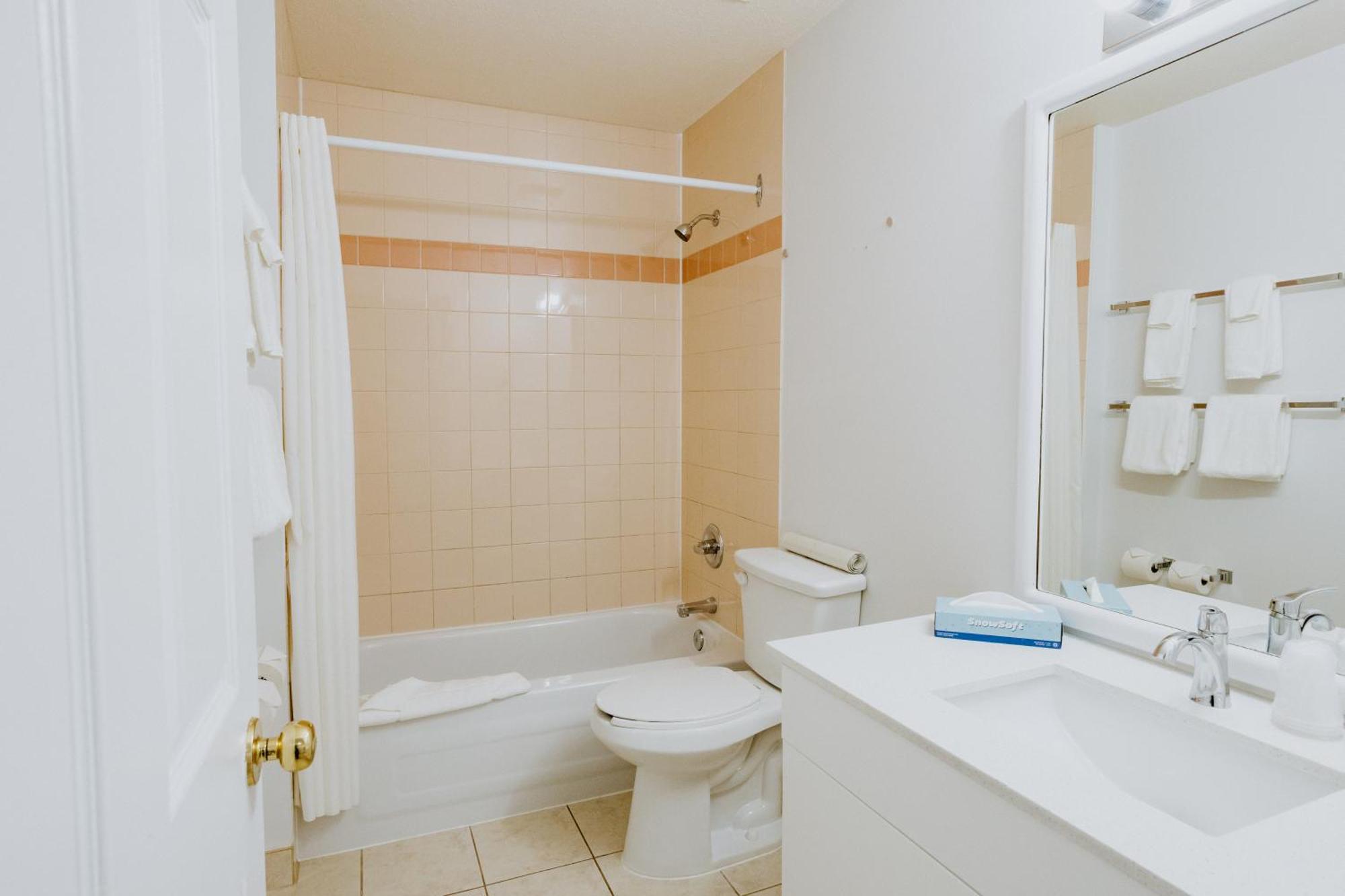 Penhold Western Budget Plus Mosaic Suites מראה חיצוני תמונה